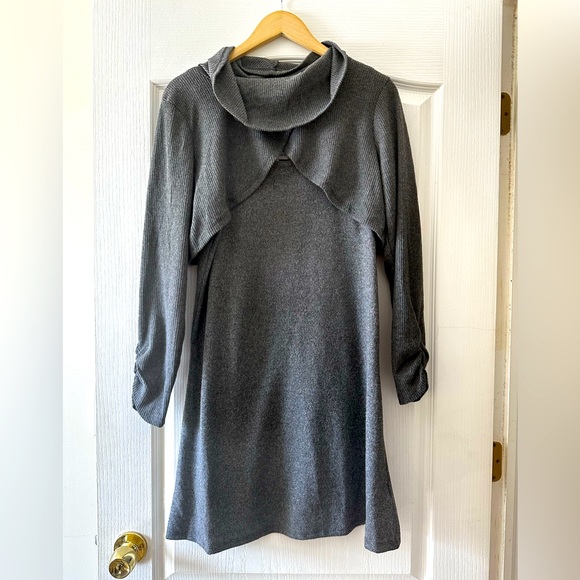 Absolutely Famous Gray Dress With Shrug. XL - Picture 9 of 13